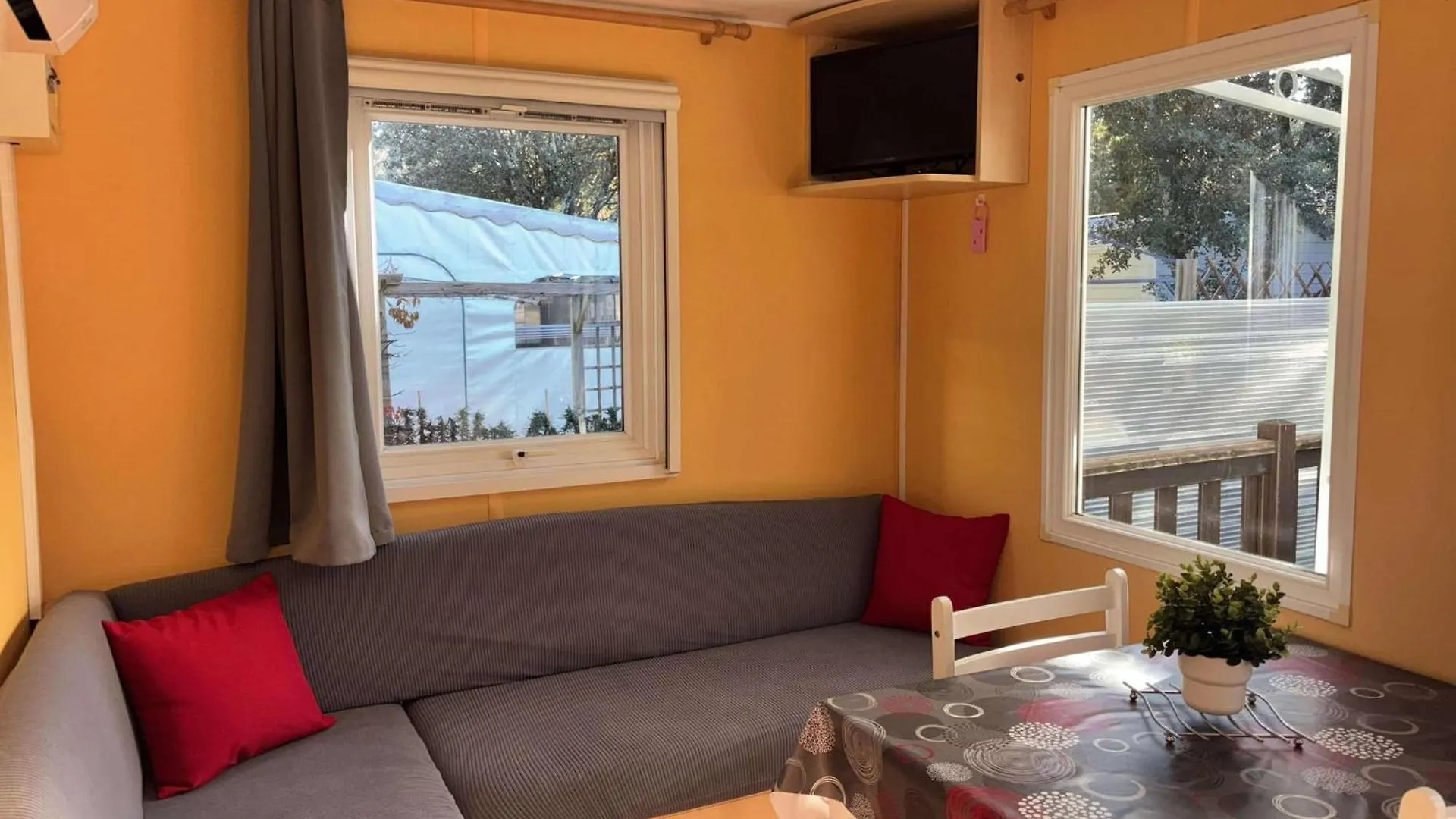 Campsite Mobil-Home 2 Personnes Climatise Orgnac-l'Aven